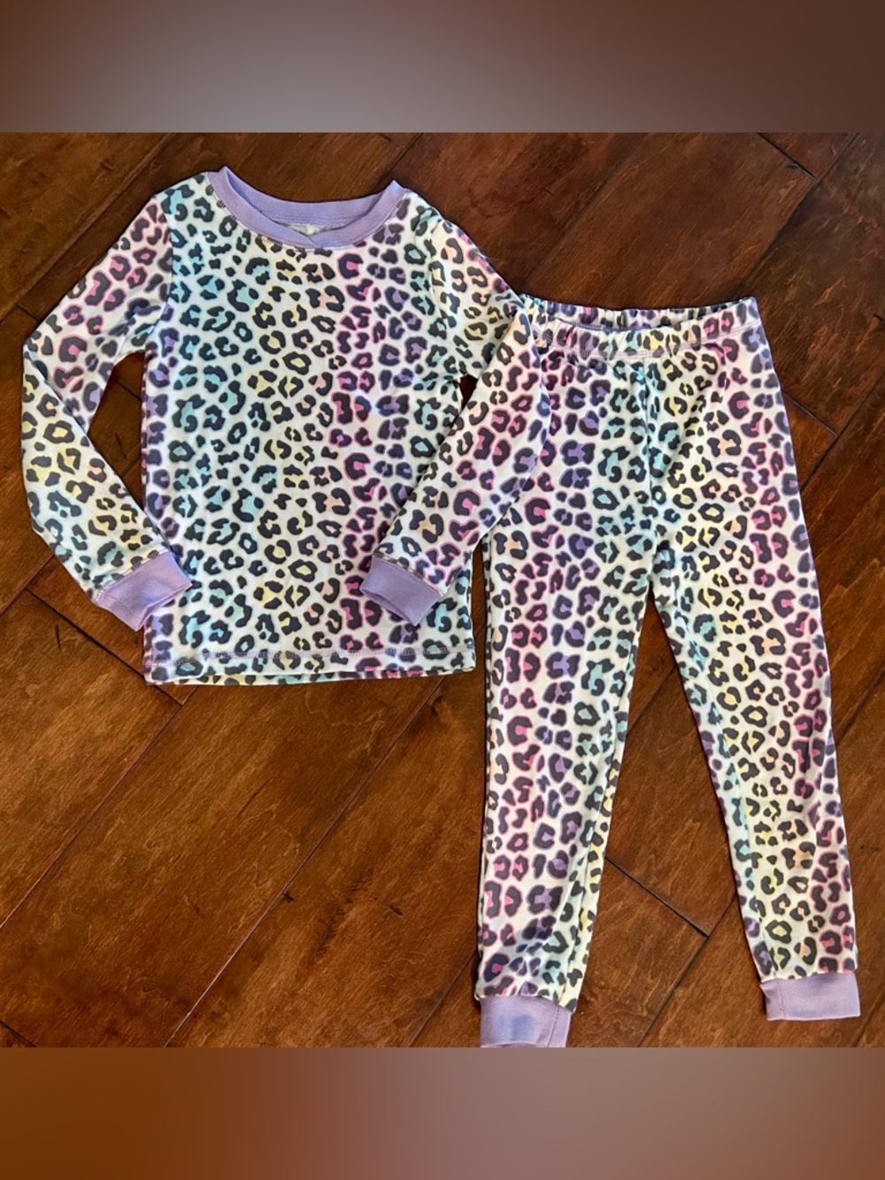 Girls size 6 Rainbow cheetah print CuddlDuds